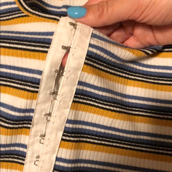 Crop top - Picture 3 of 3